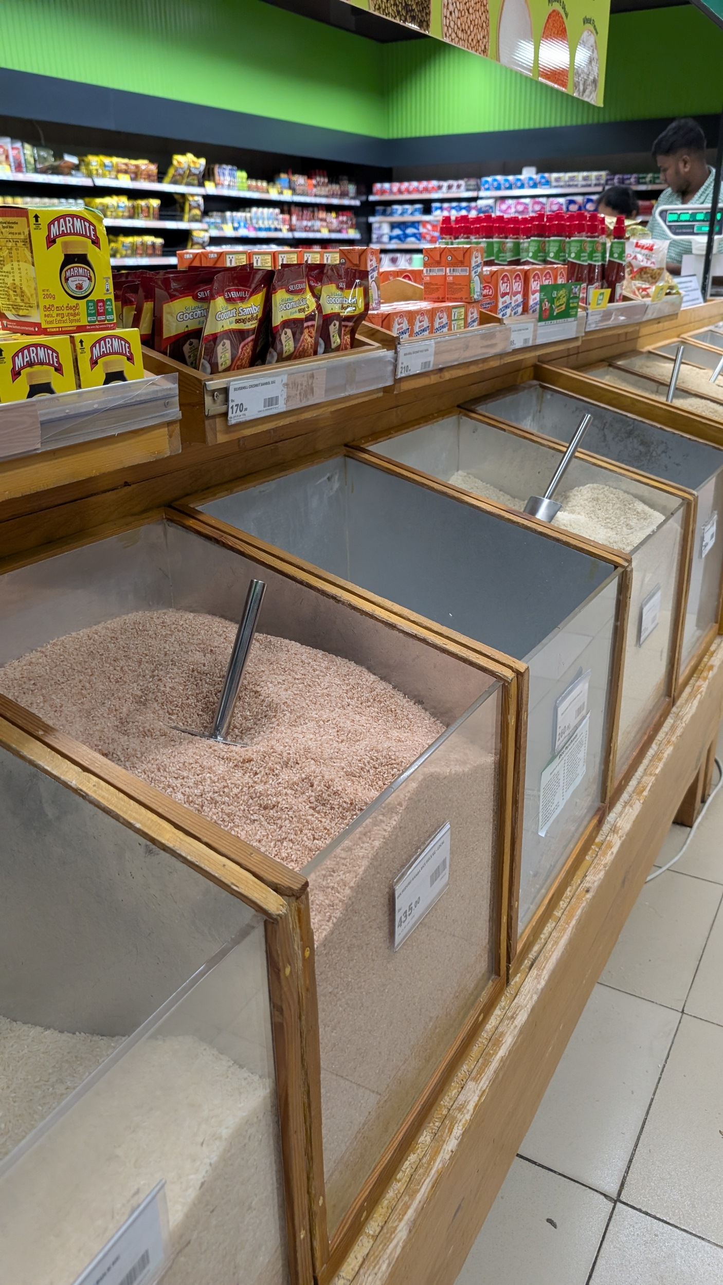 Im Supermarkt, Reis ist Massenware