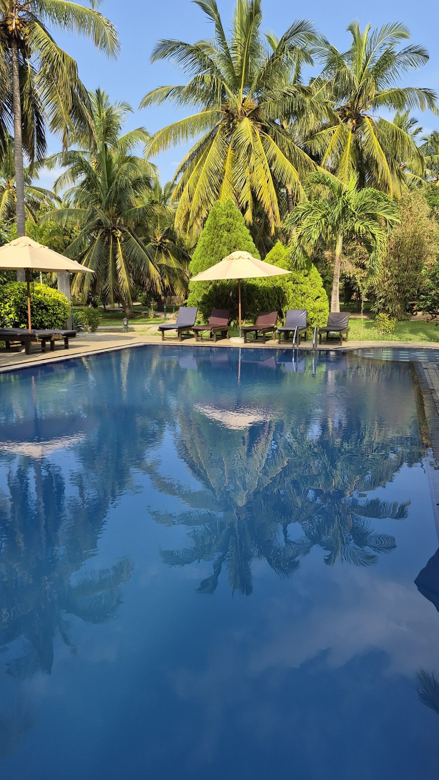 Nachmittag am Hotelpool