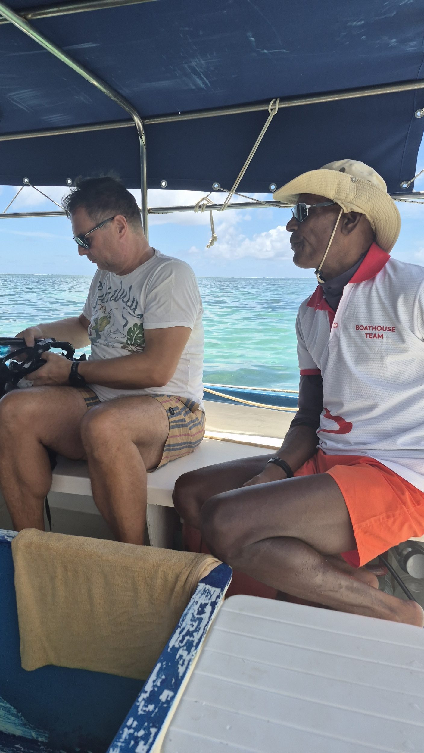 Der Skipper mit dem zweitwichtigsten Gast