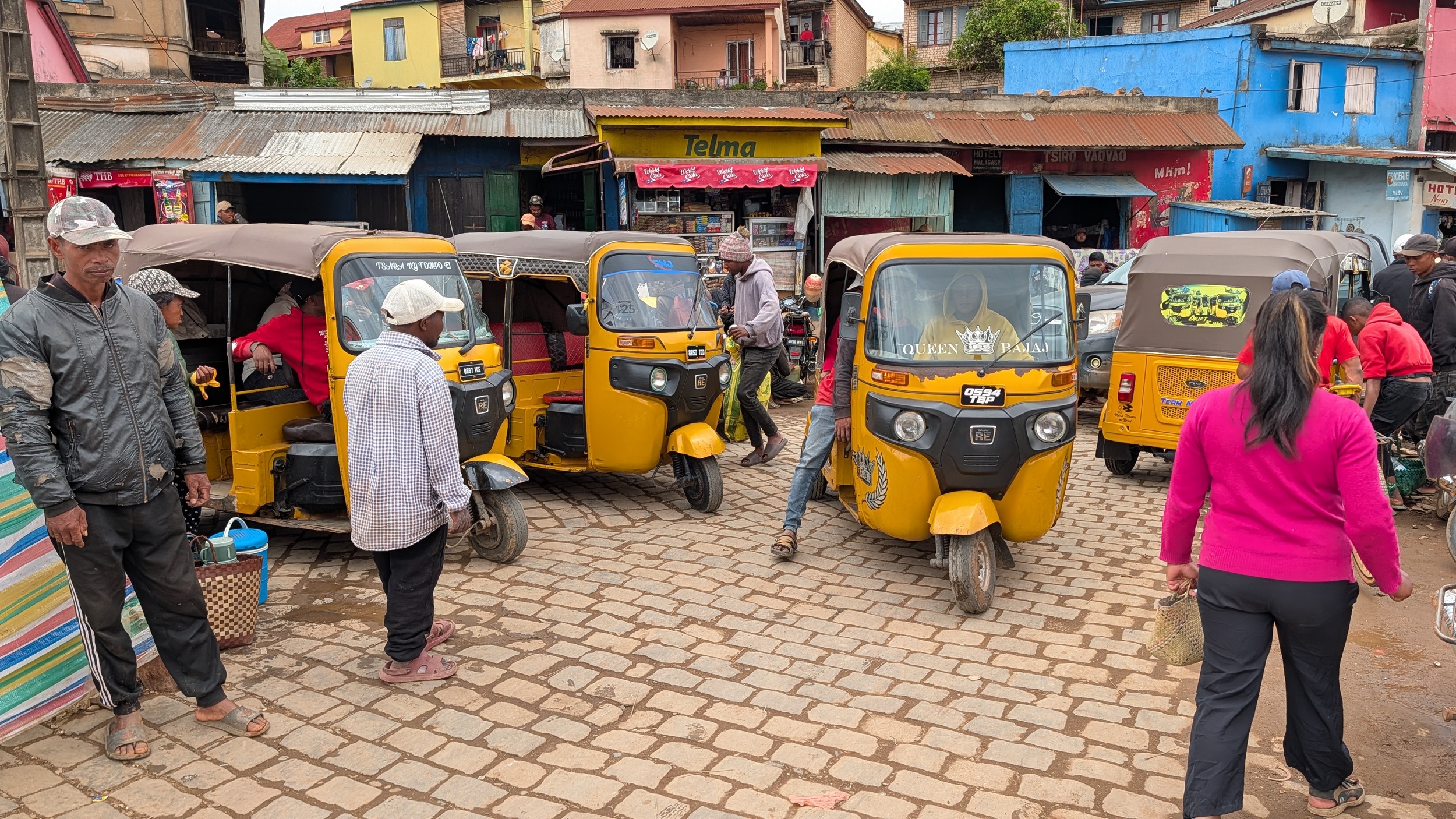 Tuktuk und Mopedtaxis