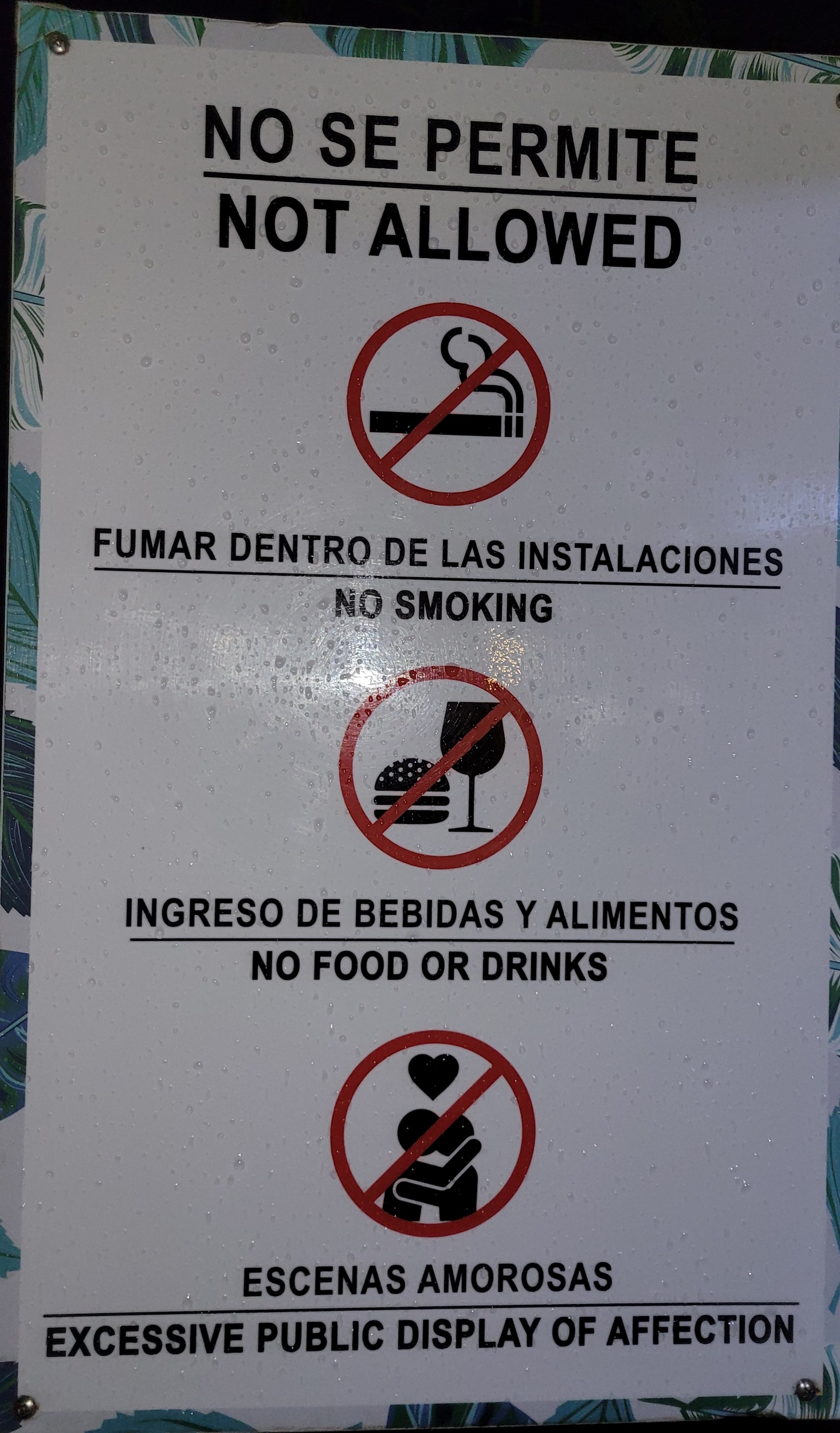 Küssen verboten - Pura Vida