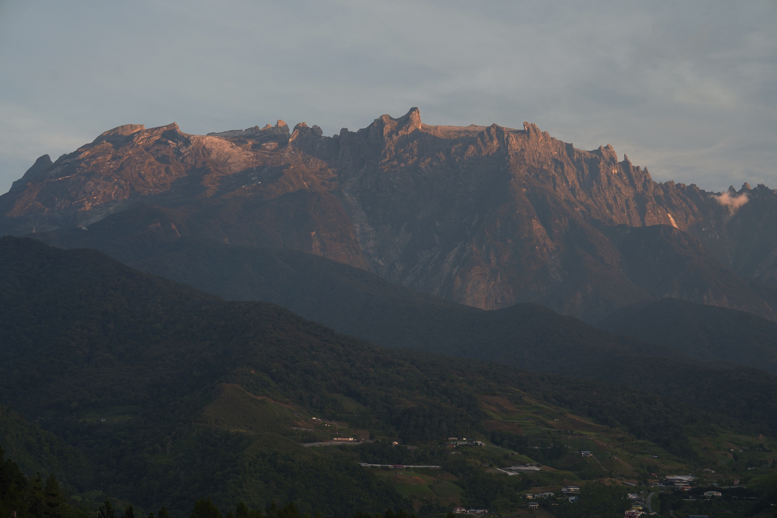 Morgens um 6:00h, Sonnenaufgang am Kinabalu
