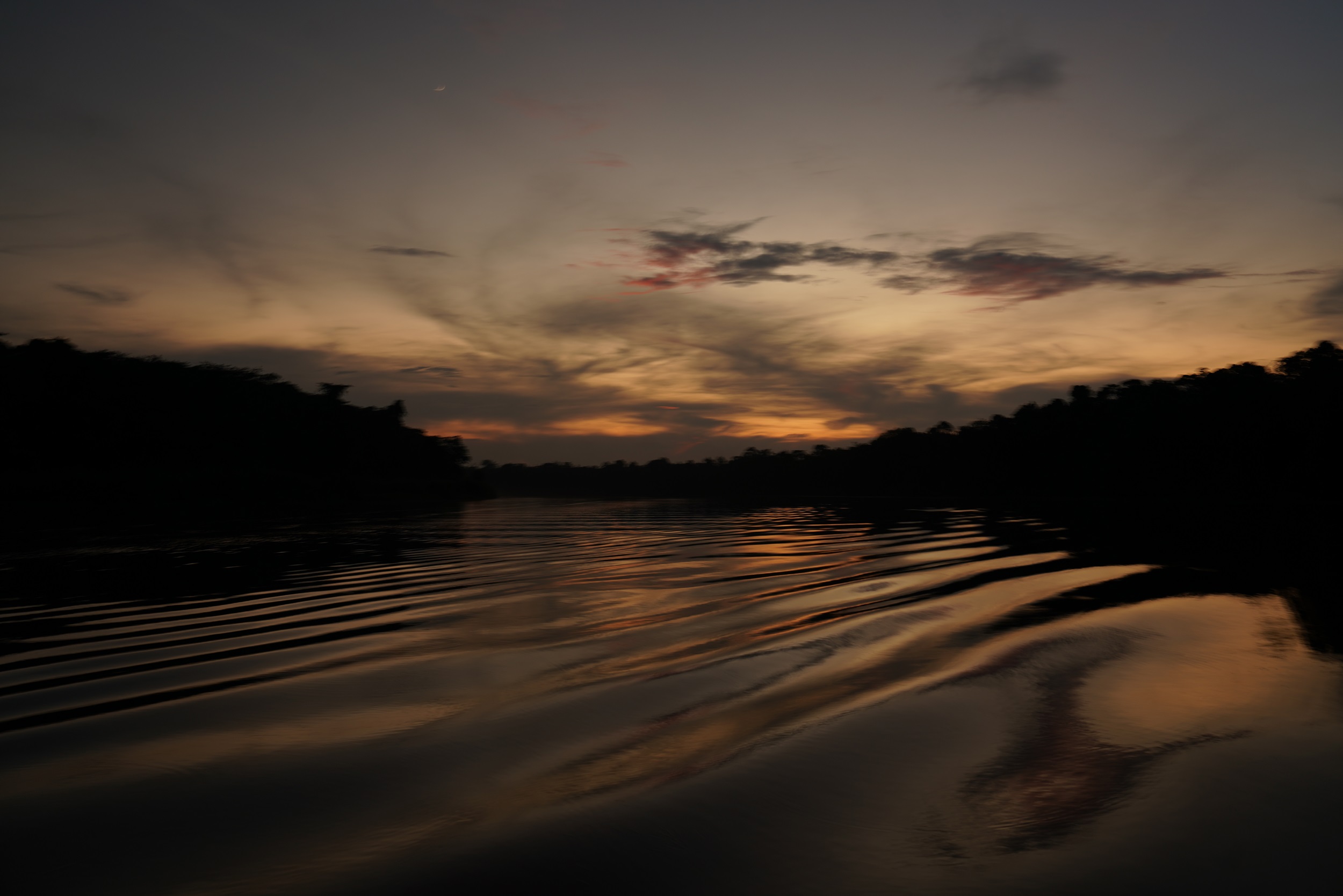 Sonnenuntergang auf dem Fluß
