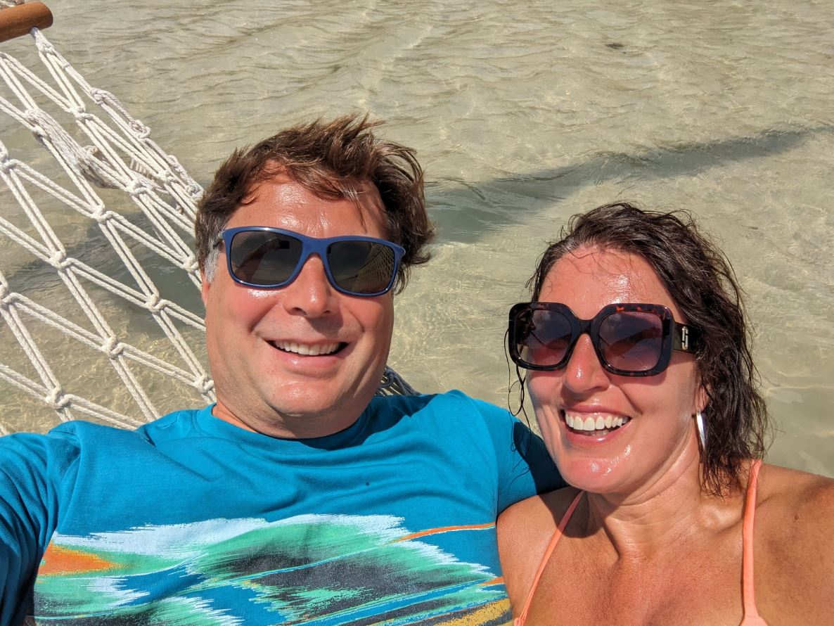 Selfie des Tages, auf der Hängematte im Meer