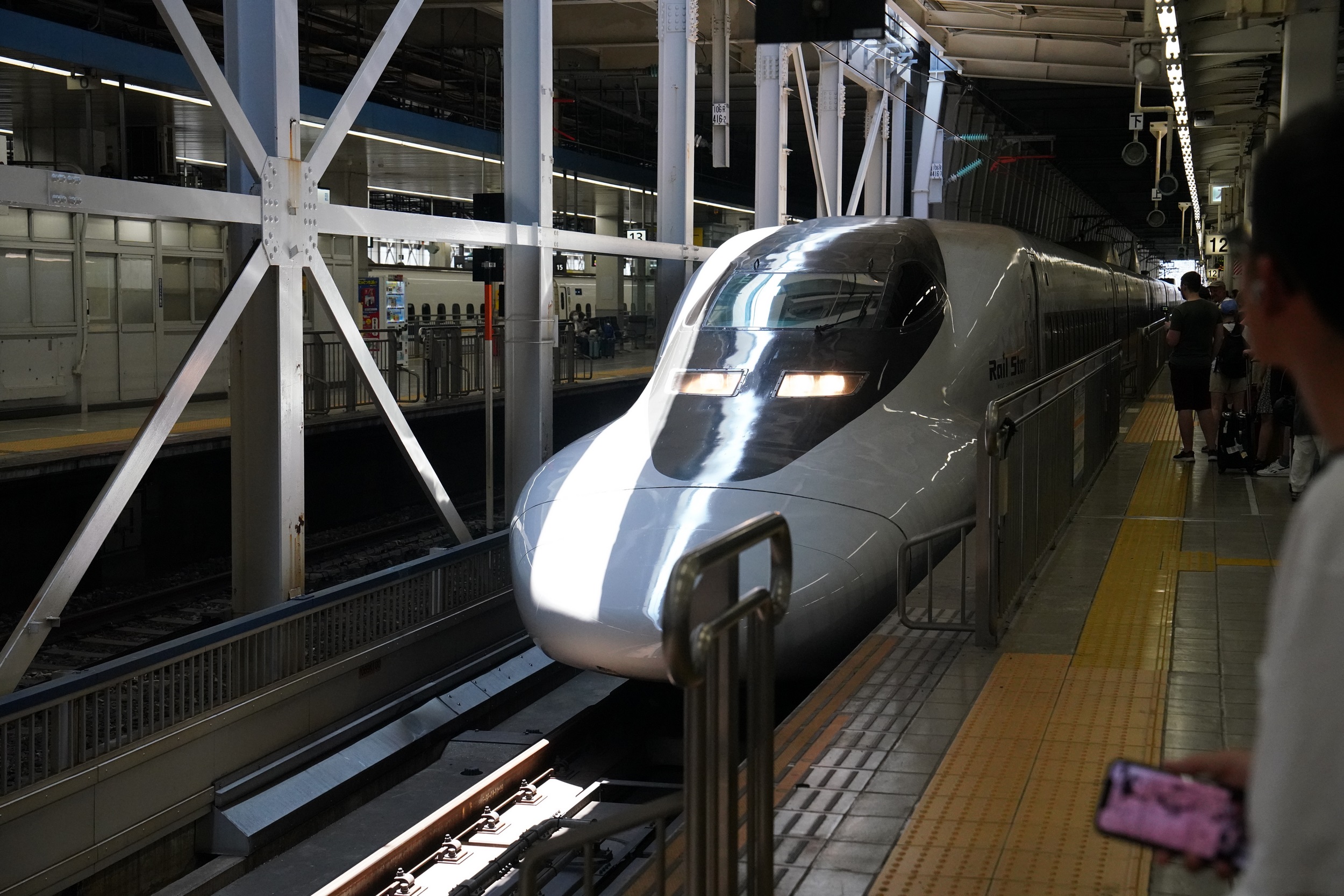 Einfahrt des Shinkansen