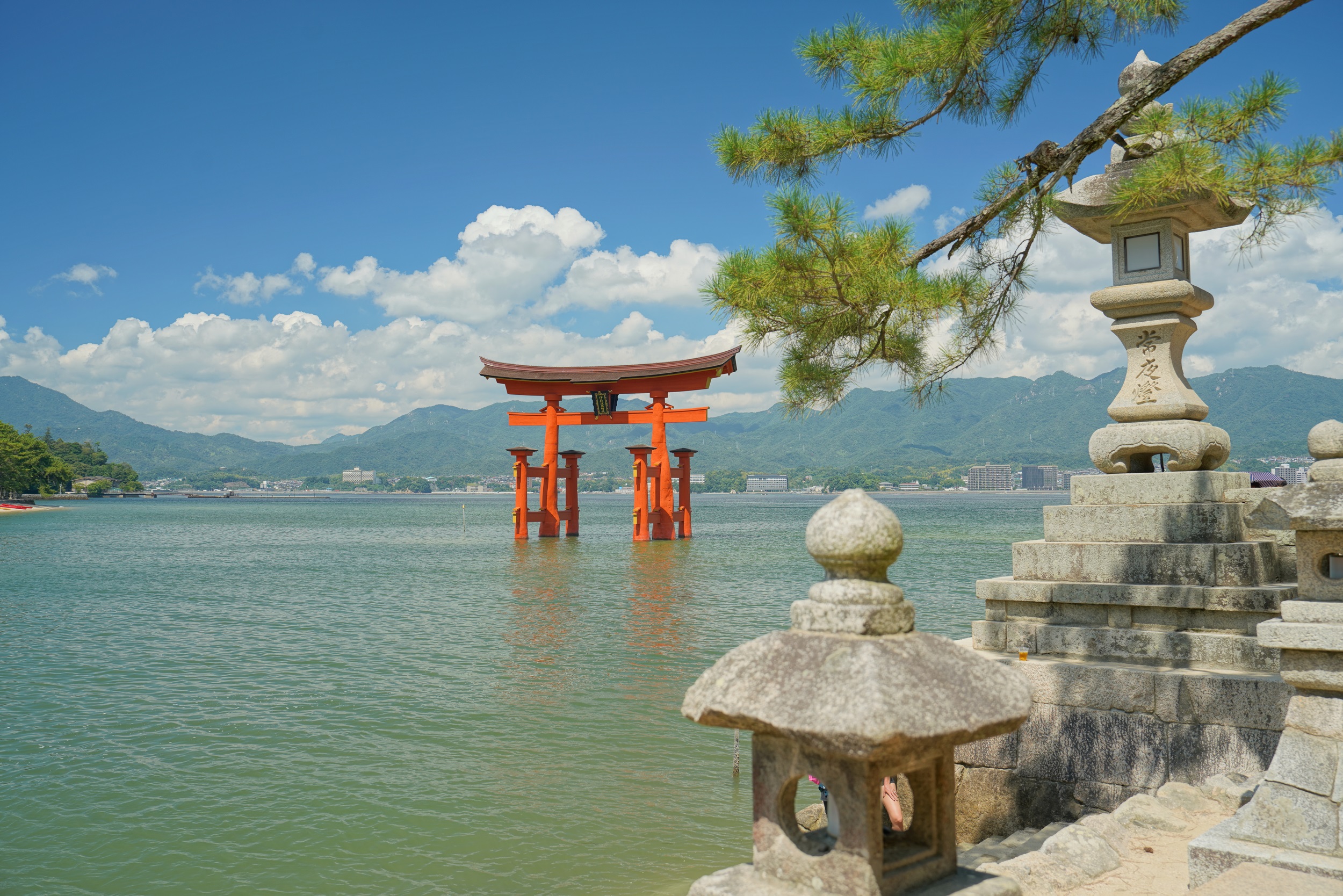 Gate vom Itsukushima Schrein