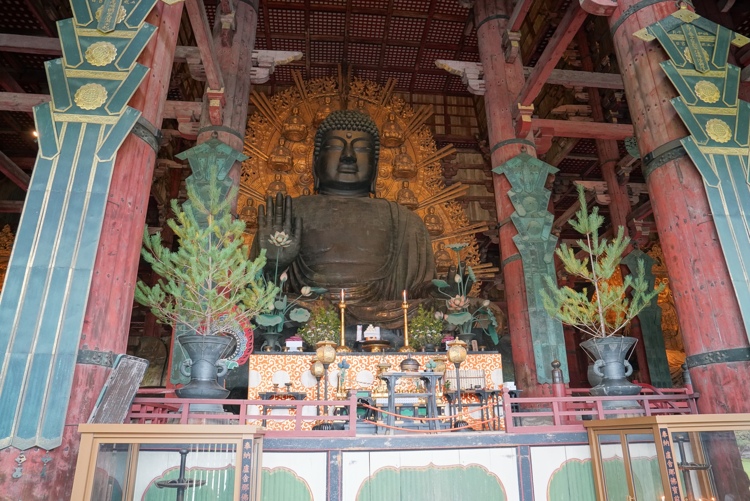 18m sitzender Buddha