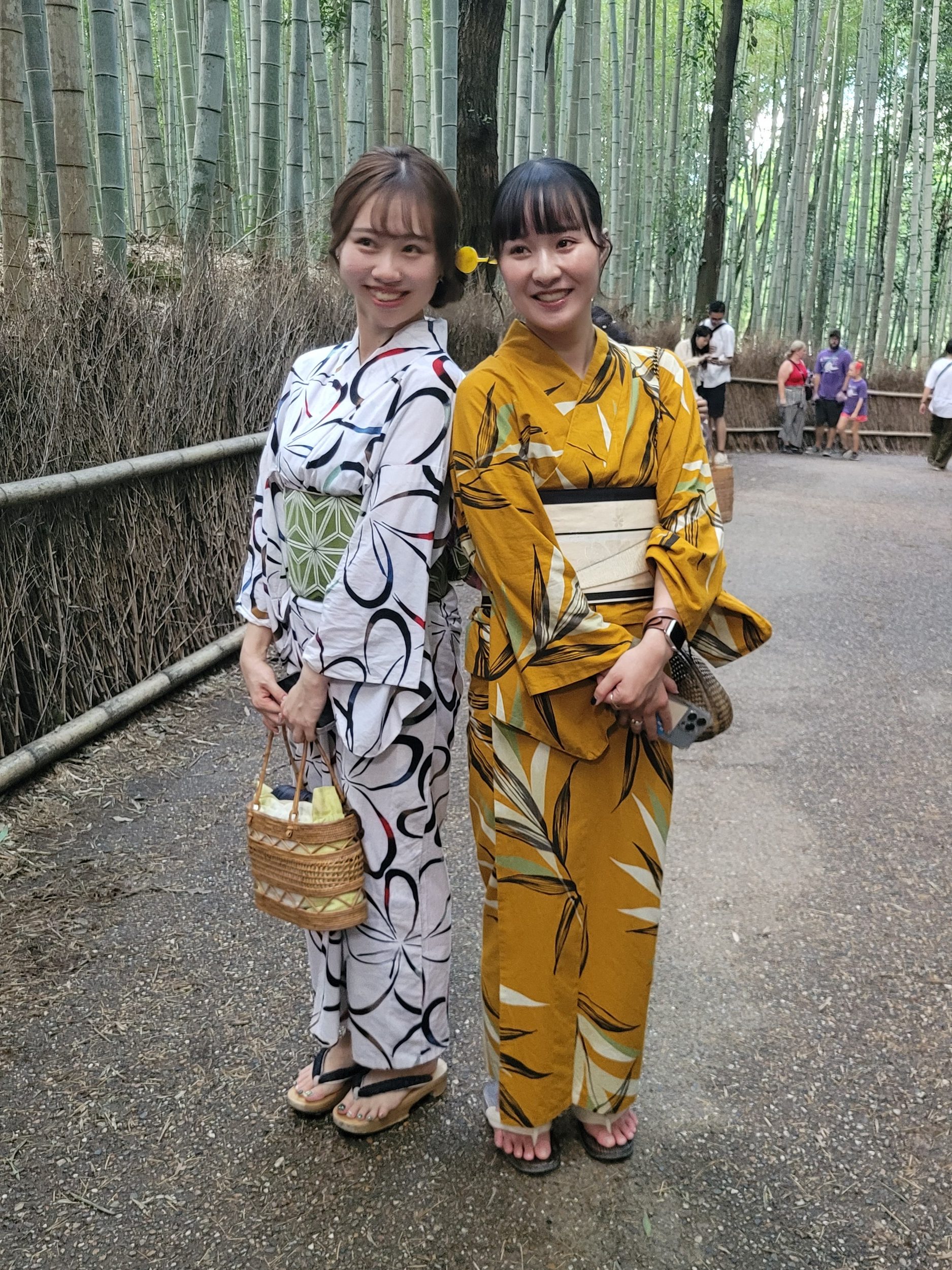 Die Kimonomädels geniessen den Fame für eine Minute