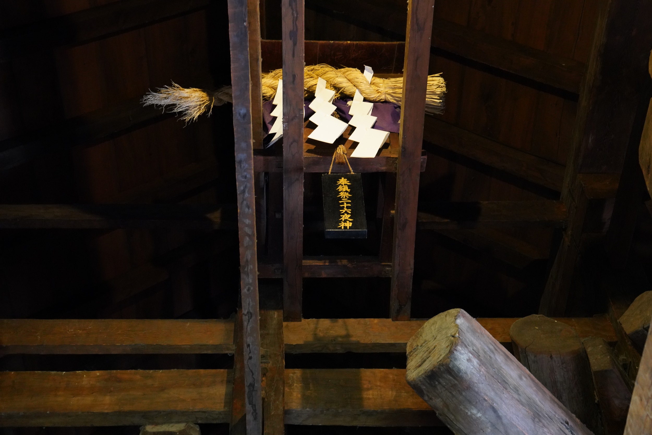 Schreinchen im Dachboden der Burg