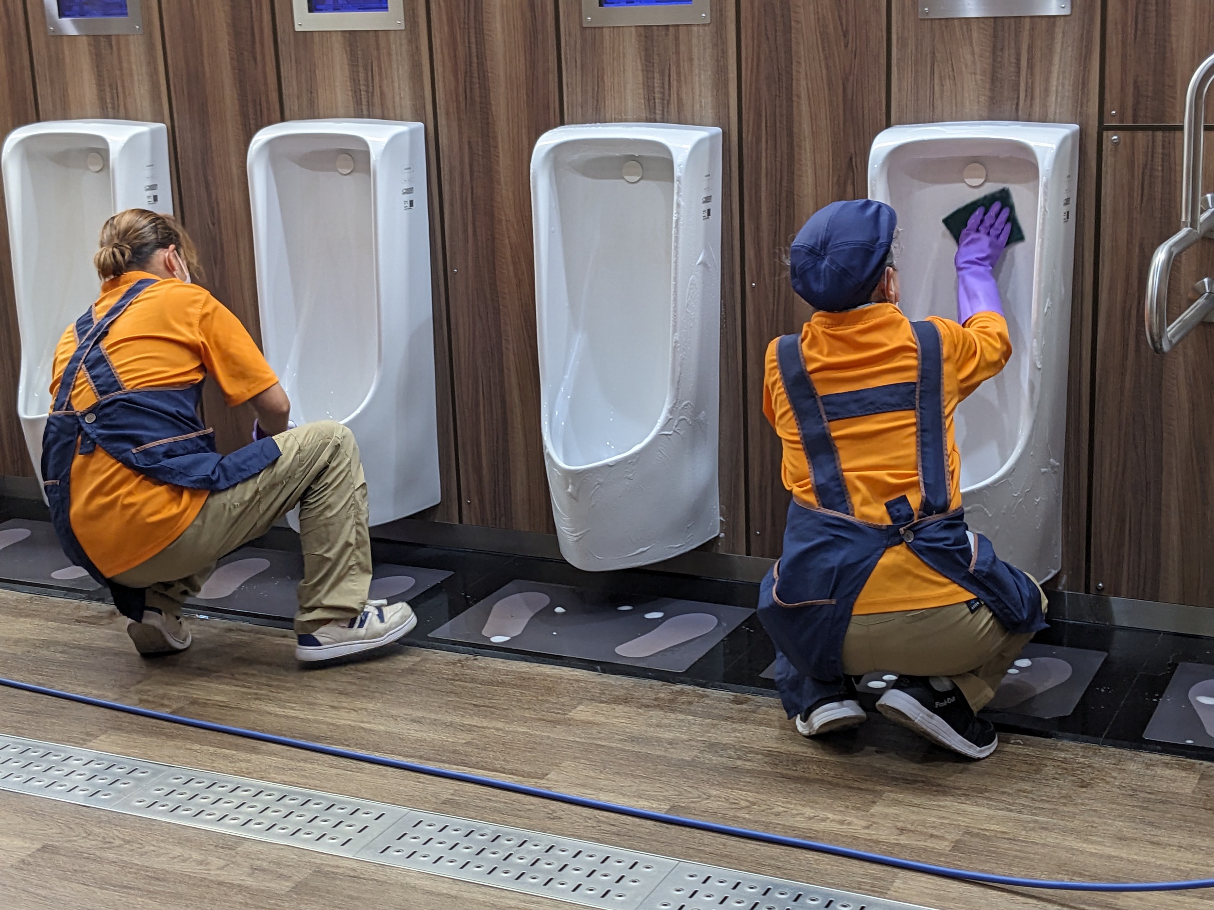 Auch das ist Japan, völlige Hingabe bei der Arbeit, egal welche es ist.