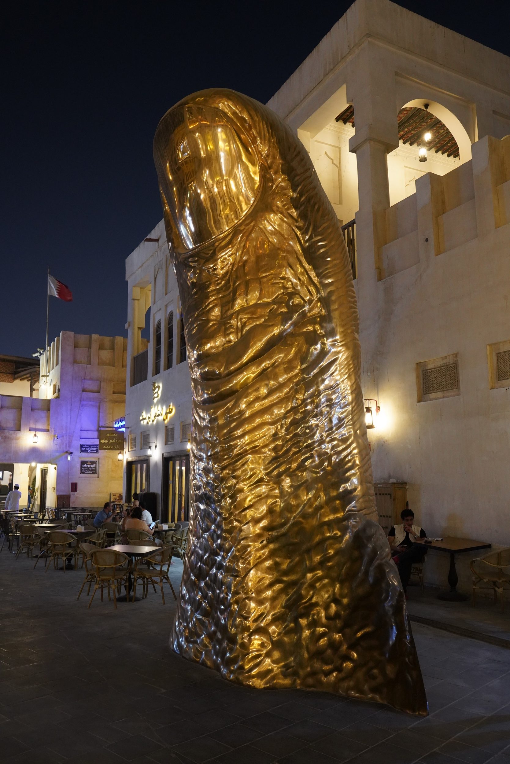 Der goldene Daume, warum der dort steht bleibt eine offene Frage