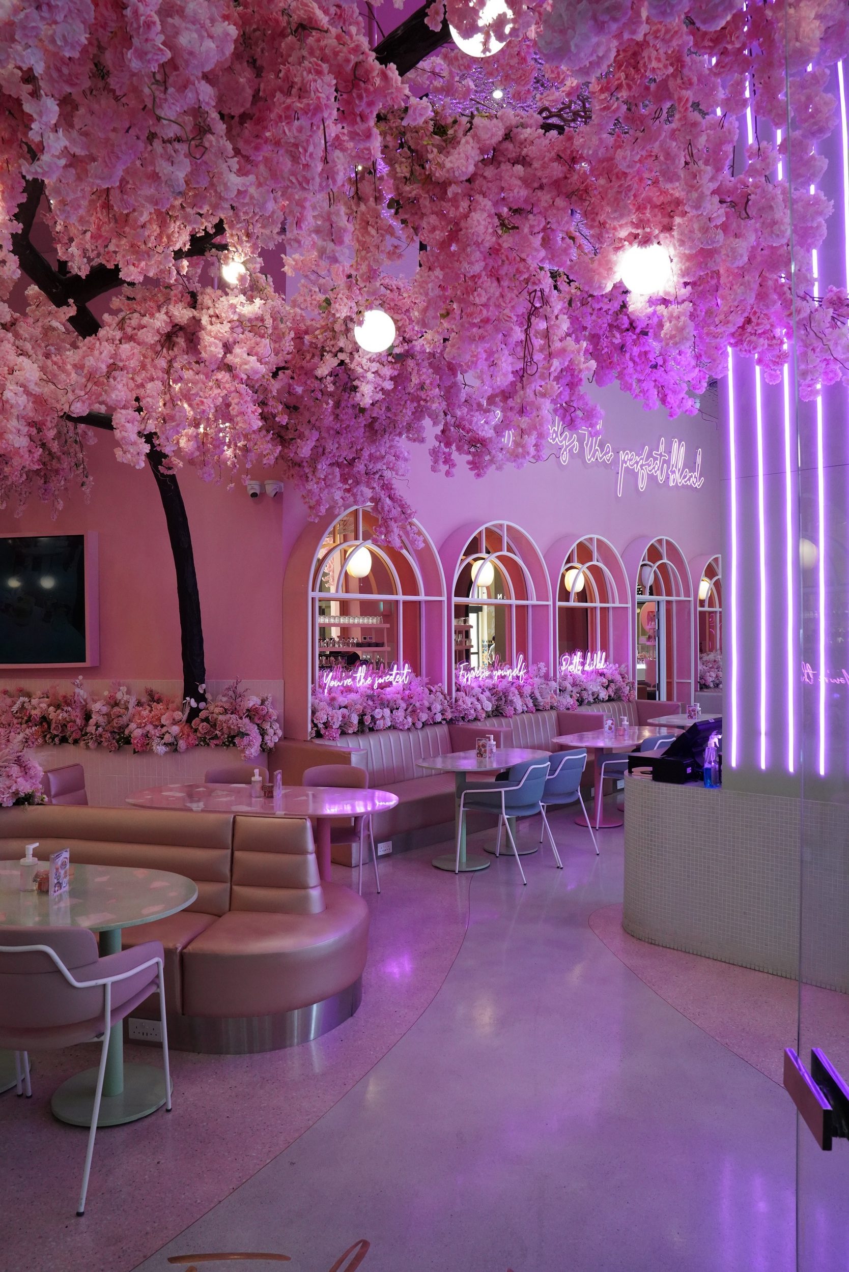 Rosa Shoppingtraum auf the Pearl